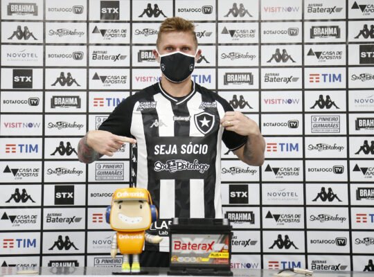 Rafael Forster é apresentado: ‘Vim para ser campeão no Botafogo. Se pensar pequeno vai ter resultado pequeno’ Rafael Forster é apresentado: ‘Vim para ser campeão no Botafogo. Se pensar pequeno vai ter resultado pequeno’