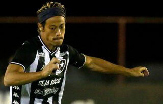 Autuori elogia Honda, revela motivo de substituição e minimiza reação no empate do Botafogo