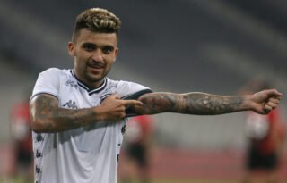 Marca especial: Victor Luis completará 100 jogos com a camisa do Botafogo