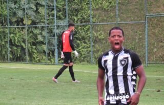 VÍDEO: Botafogo enfrenta o Grêmio no Brasileiro Sub-20