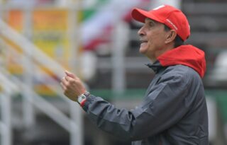 Botafogo faz sondagem a Alexandre Guimarães, ex-Costa Rica, para cargo de técnico