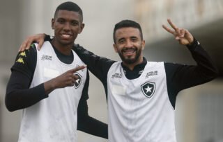 Diretoria do Botafogo tem nova postura em negociações e faz ‘jogo duro’ por vendas