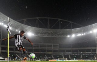 Montenegro crê em evolução, mas faz críticas e alerta a Rhuan no Botafogo