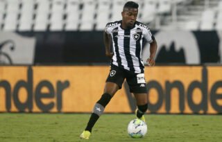 Botafogo: Montenegro detalha como foi negociação com Kelvin e elogia atacante