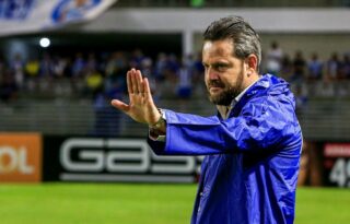 Botafogo recua sobre Gallo e pode acertar com Argel Fuchs, diz site