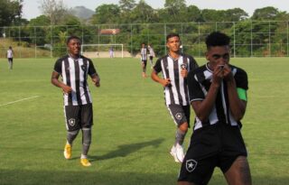 Base: Botafogo bate o América-MG e vence a primeira no Brasileiro Sub-17