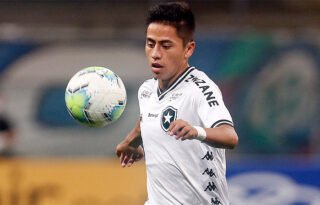 Fora dos planos do Botafogo, Lecaros tem proposta da Série A e sondagens da Série B