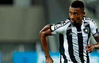 Botafogo nega que Kalou tenha jogado lesionado, ocultado problema e contratado preparador: ‘Exemplo de profissional’