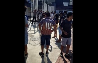 Grupo de 40 torcedores do Botafogo protesta no Estádio Nilton Santos