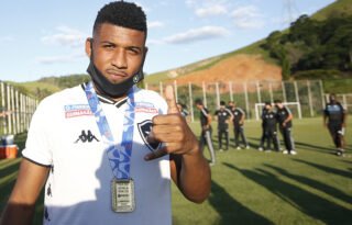 Campeão no sub-20, Rhuan fala sobre críticas da torcida do Botafogo e afirma: ‘Esse momento vai mudar’