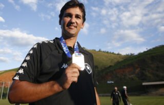 Ricardo Resende transforma sub-20 do Botafogo: ‘Especial ser campeão no meu primeiro torneio’