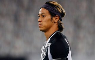 Ex-Botafogo, Honda segue sem clube e deve responder Portimonense esta semana