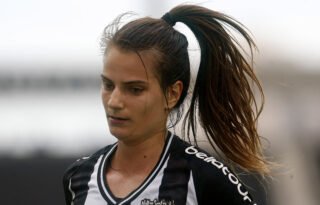 Futebol feminino: destaque do Botafogo, Chai vive expectativa de jogo decisivo com Bahia