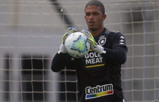 Cavalieri desfalca Botafogo e Diego Loureiro será titular contra o Atlético-GO