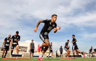 Internacional faz sondagem pelo meia Bruno Nazário, do Botafogo