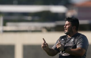 Diante do ‘algoz’ Fluminense, Barroca tenta colocar último fio de esperança na permanência do Botafogo
