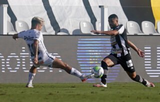 Roger Flores enumera deficiências do Botafogo e diz: ‘Foi um jogo até fácil para o Santos’