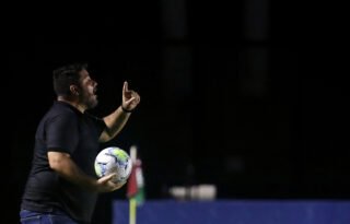 Jornalista: pressão sobre Durcesio é grande, e Barroca não deve ser mantido no Botafogo