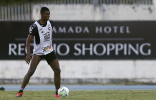 Proposta do São Paulo ao Botafogo por Kanu pode ser maior que o divulgado; outros clubes sondaram