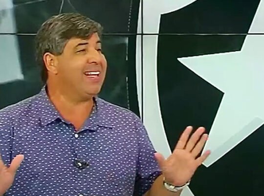 Apresentador sugere campanha da torcida para salvar Botafogo e arrecadar milhões Apresentador sugere campanha da torcida para salvar Botafogo e arrecadar milhões