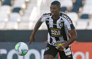 Botafogo recusa envolver dívida, e São Paulo desiste da contratação de Kanu