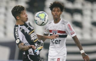 Fica ou sai? Com sondagens, Bruno Nazário terá futuro definido por Chamusca no Botafogo