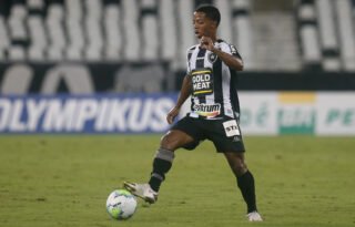Ênio celebra início de temporada entre os profissionais e quer mais no Botafogo