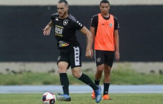 Com Marcelo Chamusca, treino do Botafogo tem reforços e novidades; veja fotos