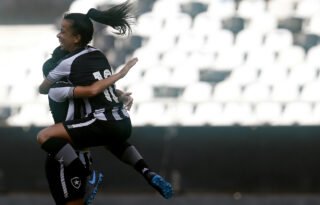 Futebol feminino: Botafogo vence Pérolas Negras no Nilton Santos e assume a liderança do Carioca