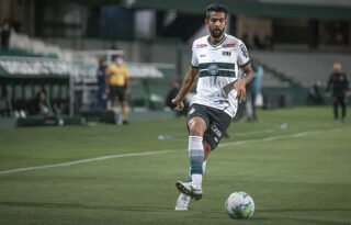 Ex-Coritiba, Jonathan fecha com o Botafogo e chega ao Rio na próxima semana
