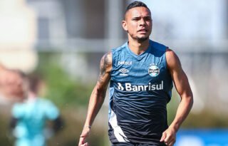 Grêmio exerce direito e renova empréstimo de Luiz Fernando junto ao Botafogo