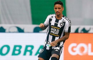 Luiz Otávio renova com o Botafogo por mais três meses e recebe aumento salarial