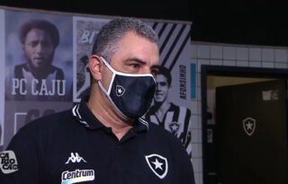 Chamusca analisa estreias de Pedro Castro e Jonathan e elogia atuação do Botafogo: ‘Gostei muito’