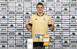 Douglas Borges é apresentado no Botafogo, revela inspiração em Fábio e promete: ‘Vou dar minha vida por esse clube’