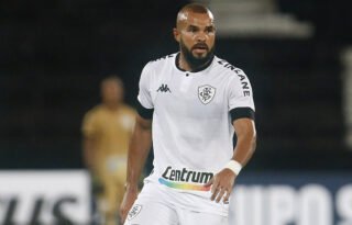 Zé Welison diz que seria uma honra ficar mais tempo no Botafogo e avalia: ‘Todos têm culpa pelo rebaixamento’
