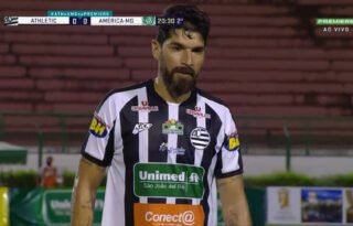 Ídolo do Botafogo, Loco Abreu joga 65 minutos em estreia pelo Athletic no Campeonato Mineiro