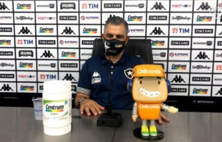 Marcelo Chamusca lamenta falta de tempo para reformular Botafogo: ‘É trocar de pneu com o carro andando’