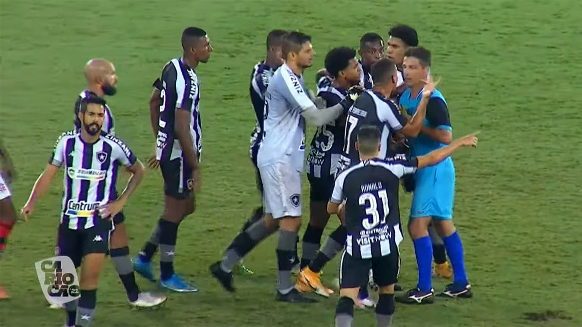 Mauricio Machado Coelho Júnior expulsa Kanu - Botafogo x Flamengo - Campeonato Carioca 2021