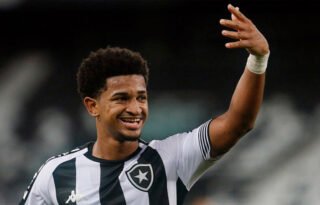 Warley festeja gol e promete: ‘Sempre vou dar minha vida pelo Botafogo’