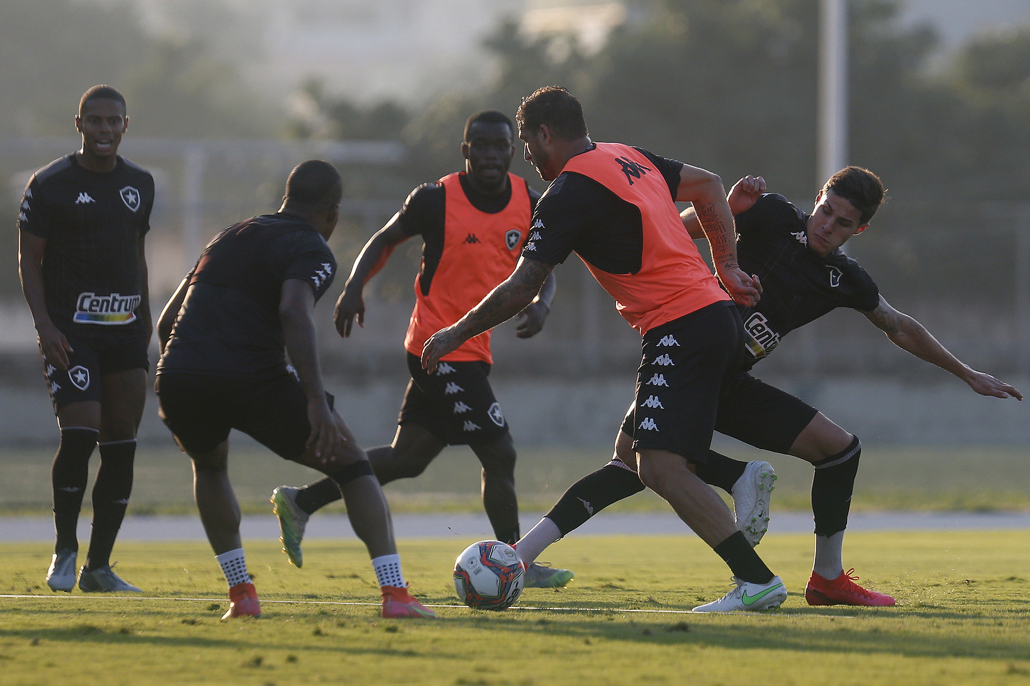 Rafael Moura e Romildo - Treino do Botafogo