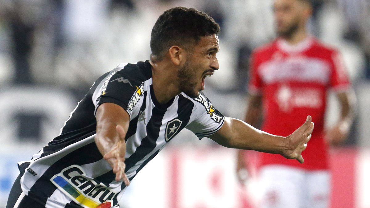 TORCIDA EMPURRA, BOTAFOGO VENCE CRB NO NILT&Atilde;O E REASSUME A VICE-LIDERAN&Atilde;A  DA S&Atilde;RIE B - Fog&Atilde;&pound;oNET
