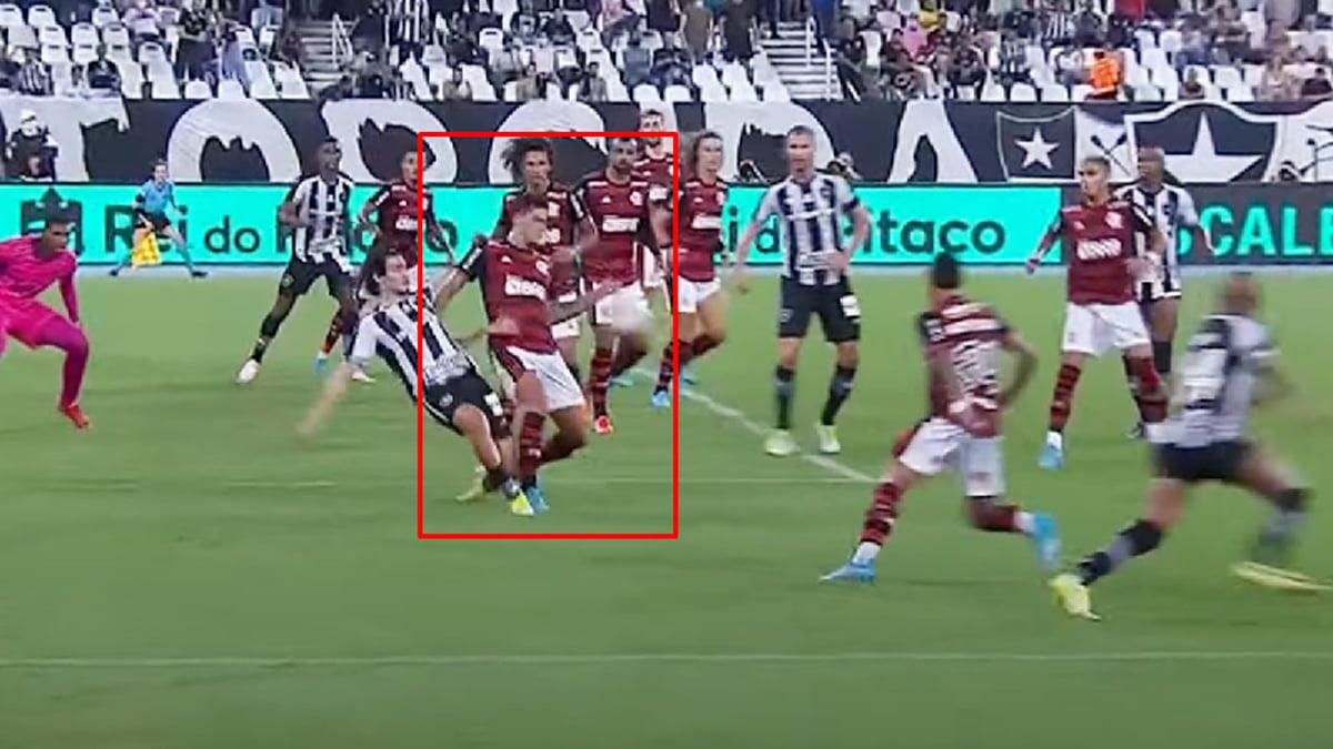 Mão de Pedro em Botafogo x Flamengo | Campeonato Carioca 2022