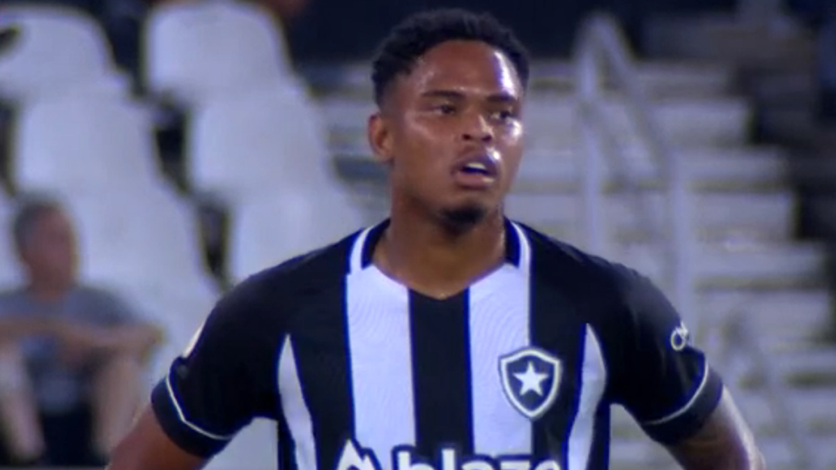 Lucas Mezenga em Botafogo x Atlético-MG | Campeonato Brasileiro 2022
