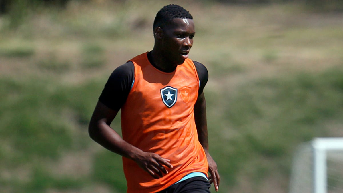 Patrick de Paula no treino do Botafogo em agosto de 2022