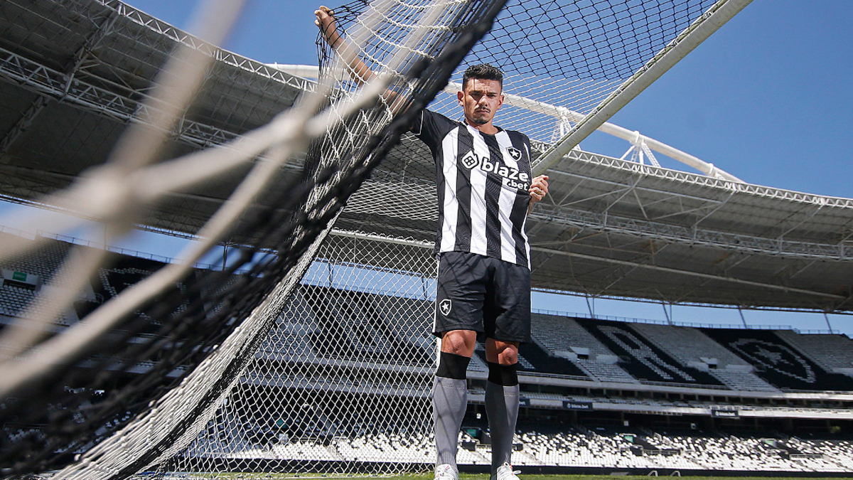 Tiquinho Soares, atacante do Botafogo