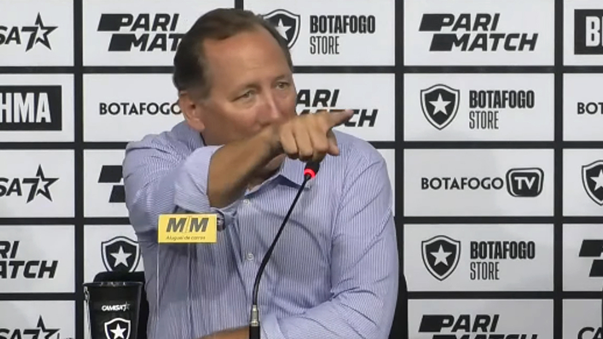 John Textor na apresentação de Bruno Lage como técnico do Botafogo no Estádio Nilton Santos