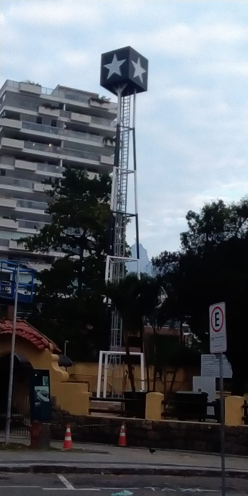 Farol do Botafogo terá quatro estrelas