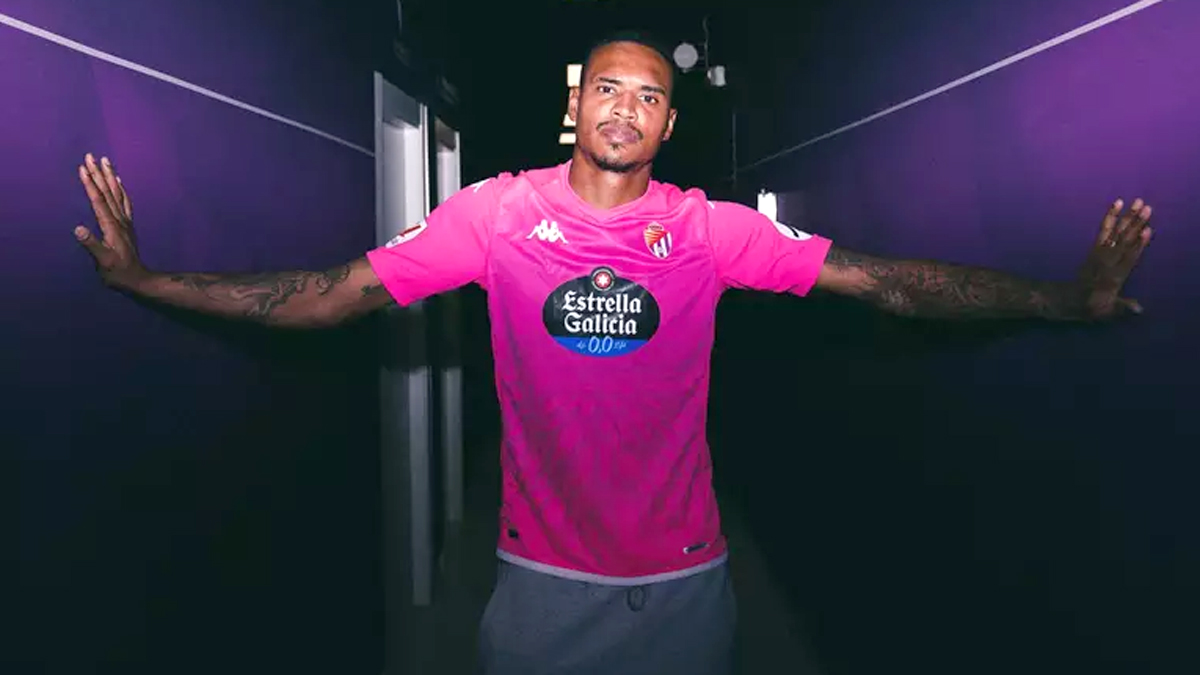 John, goleiro emprestado pelo Santos ao Real Valladolid