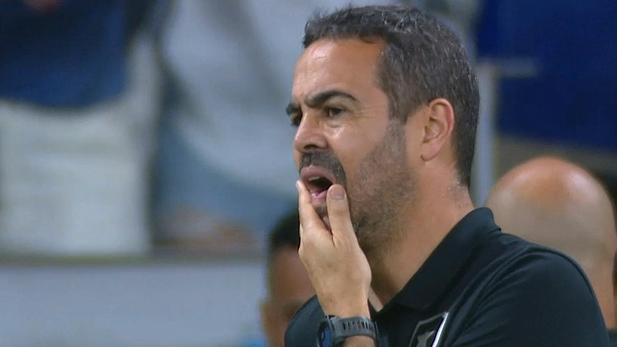 Artur Jorge em Cruzeiro x Botafogo | Campeonato Brasileiro 2024