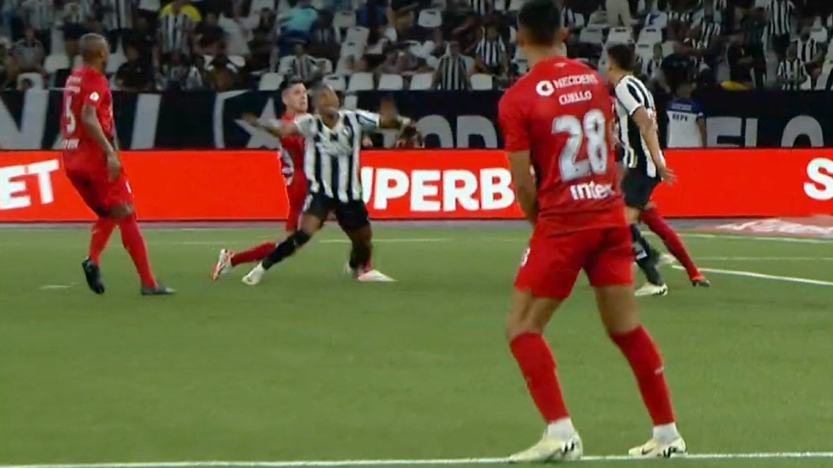 Júnior Santos em Botafogo x Athletico-PR | Campeonato Brasileiro 2024